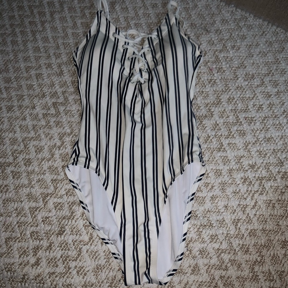 One piece bathing suite